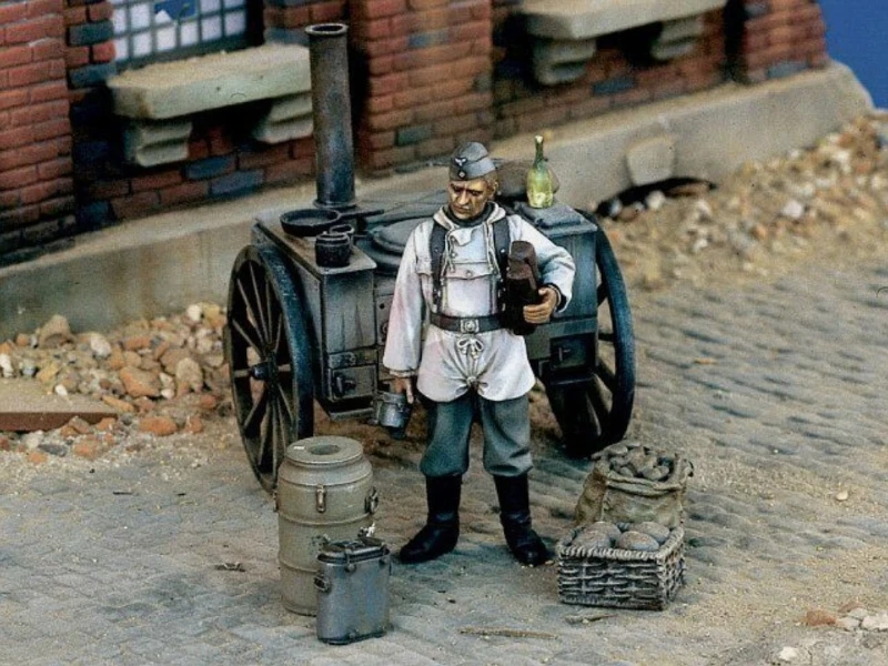 

1/35 Scale Die-Cast Resin Figure Model Kit WWII German Field Cook with Food Containers (No Cart) Unassembled and Unpainted