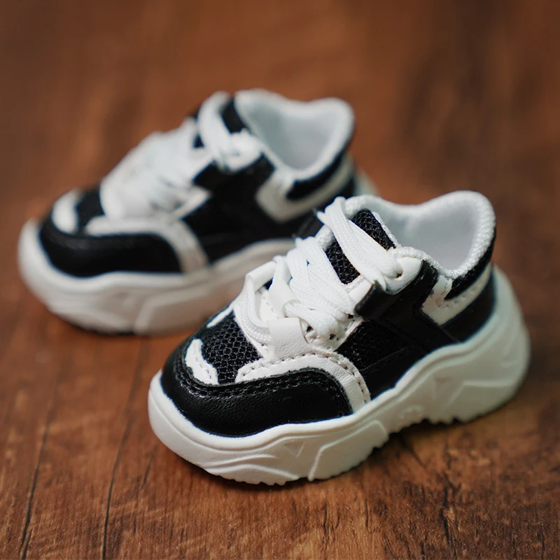 SD/BJD 1/4  1/6 bjd doll shoes Dad shoes versatile thick soled sneakers small white shoes men and women black and white multicol