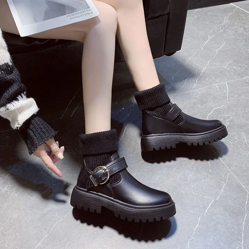 Krótkie buty dla kobiet Chunky Mary Janes Footwear White Booties Lolita Sock Female Ankle Boots Platform Elastic Trend 2024 New In