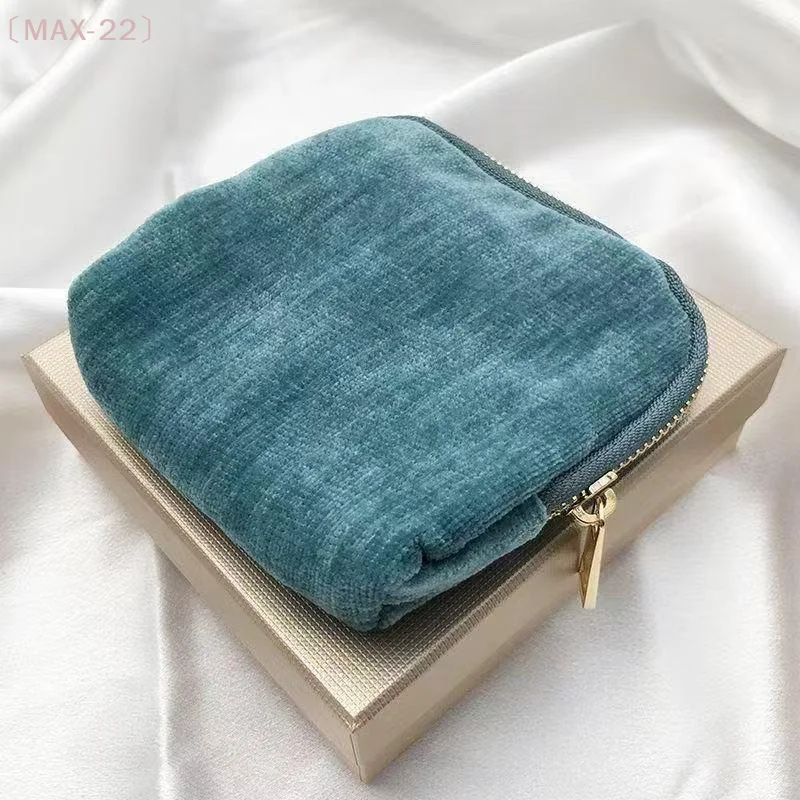 MAX-22Soft Velvet Jewelry Pouch Multiple Compartments Tassel Zipper For Travel Storing Rings Earrings Necklaces