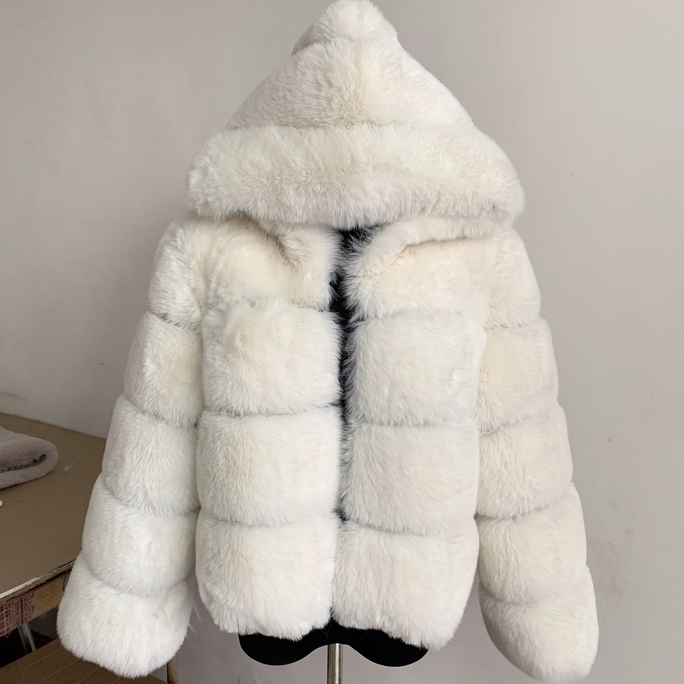 2022 Winter Warm Fake fox fur hooded coat Thick Faux Fur Hooded Jacket luxury women\'s winter coat faux fur coat High Quality