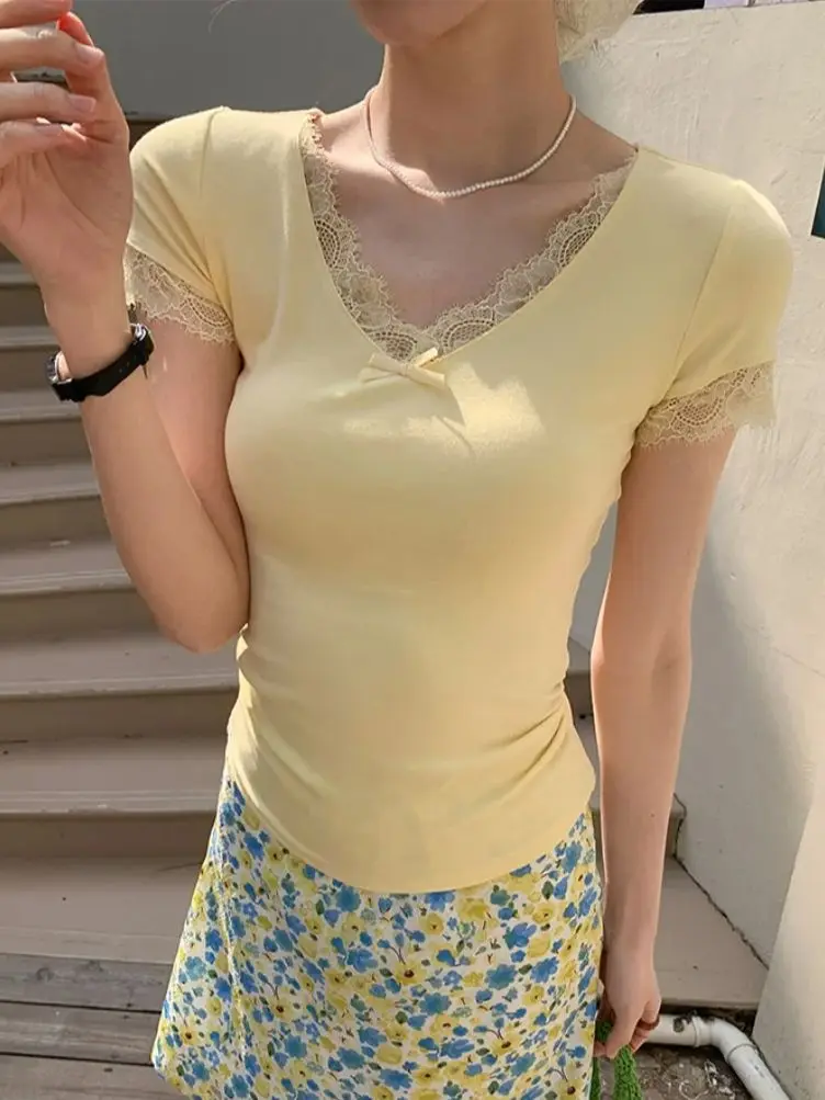 

Alien Kitty Slim-Fit T-Shirts Women Sweet Summer 2025 Short Sleeve Gentle New High Street OL Chic Office Lady Skinny Tees