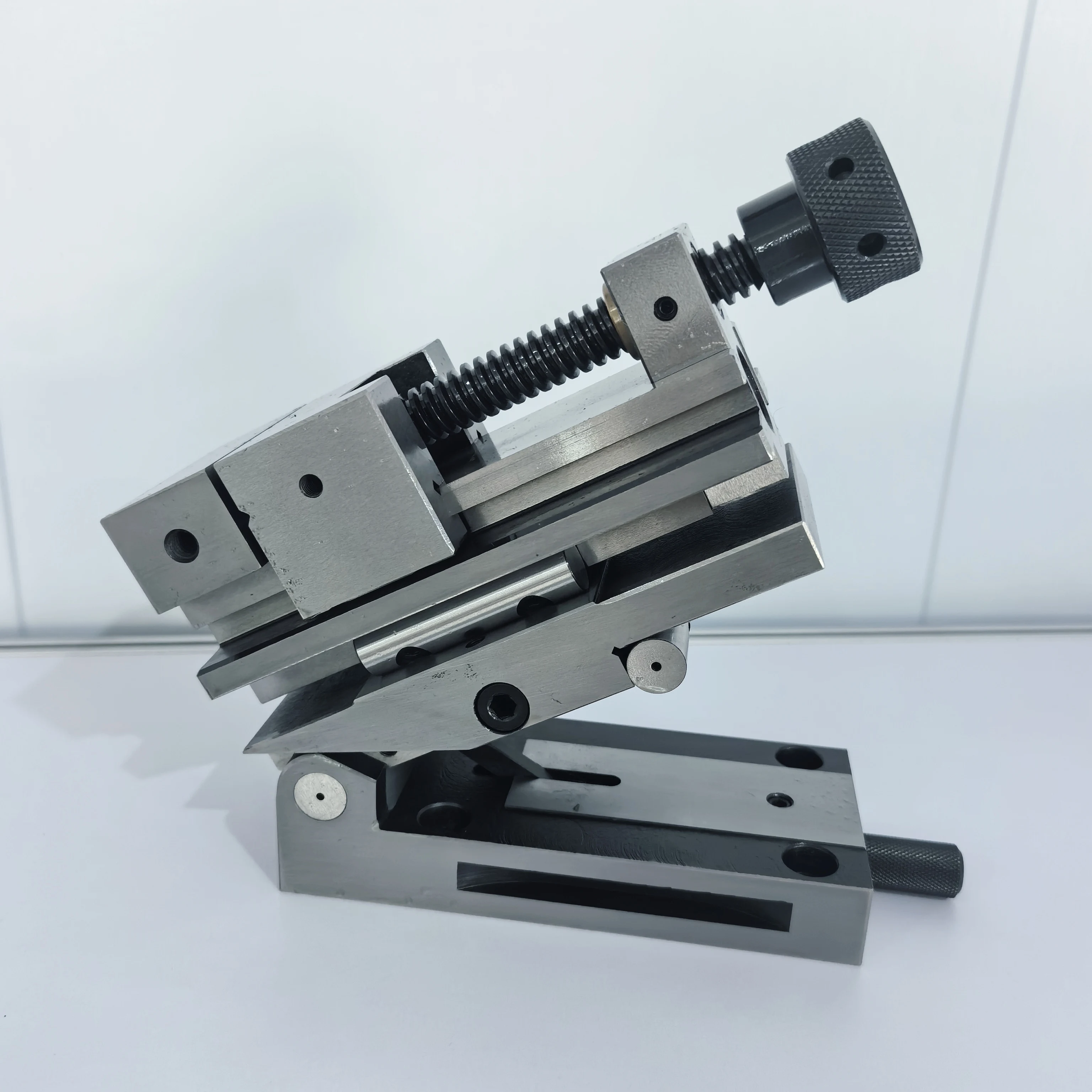 

Высококачественные прецизионные синусоидальные тиски SZXQGG75