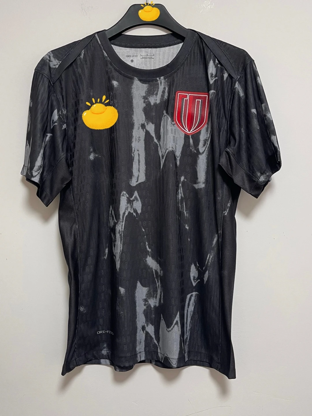 maillot-de-football-respirant-a-manches-courtes-edition-joueur-chengdu-rongcheng-saison-2026-avec-embleme-d'equipe-en-silicone-pour-l'ete