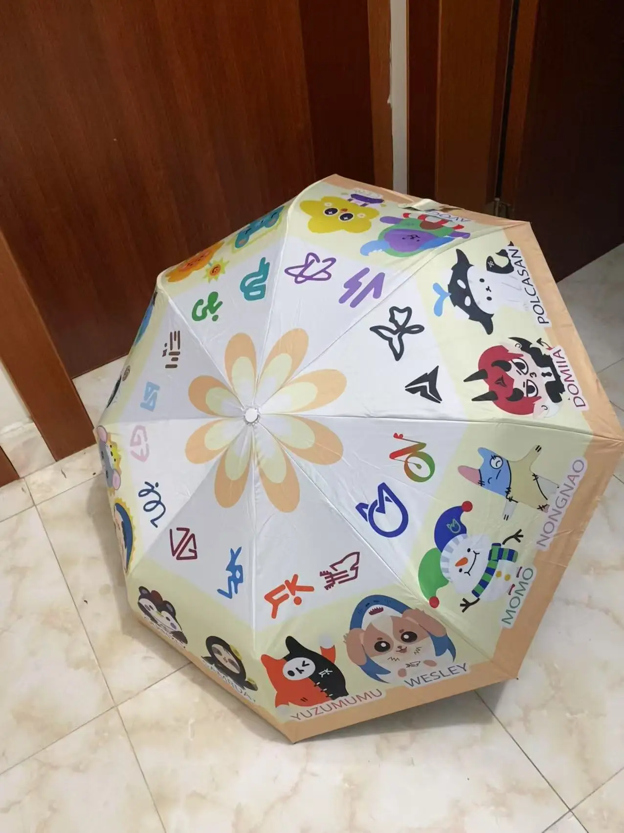 متوفر في المخزون Fanmade Gmmtv التايلاندية ستار Geminifourth Look Khun Noo Williamest Wesley Pondphuwin Permpoon Joongdunk Jaidee Umbrella
