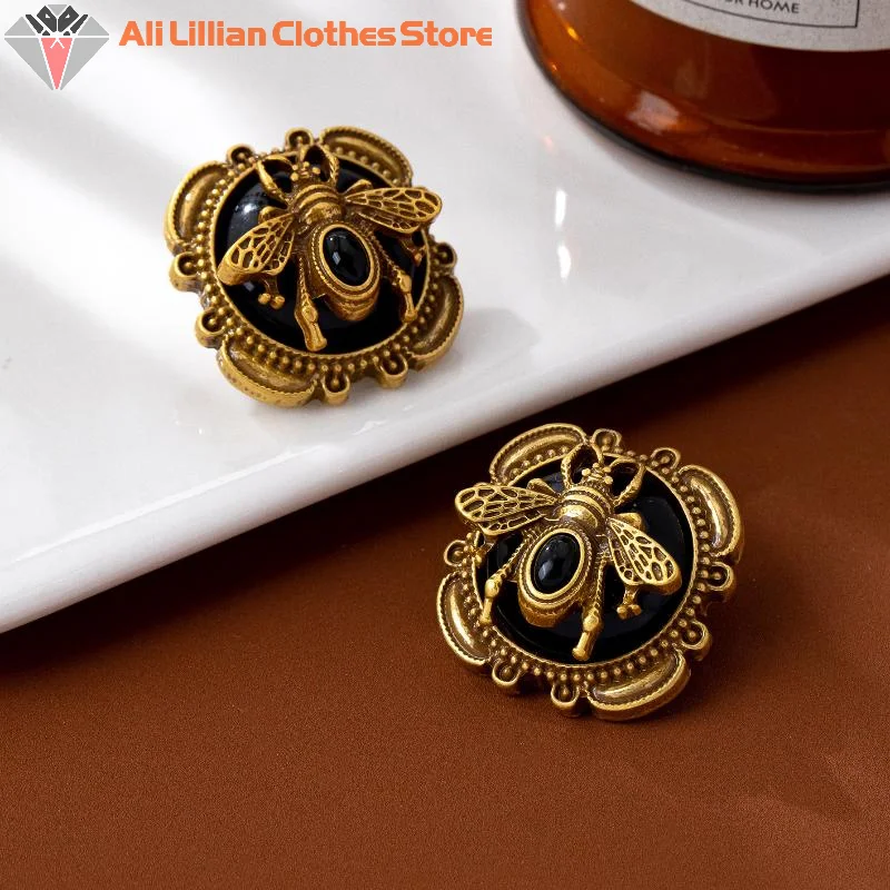 Hot Sale Vintage Moth Studs Earrings For Woman Glass Bee Antique Gold Color Luxury Quality Jewelry Wedding Party Accessories