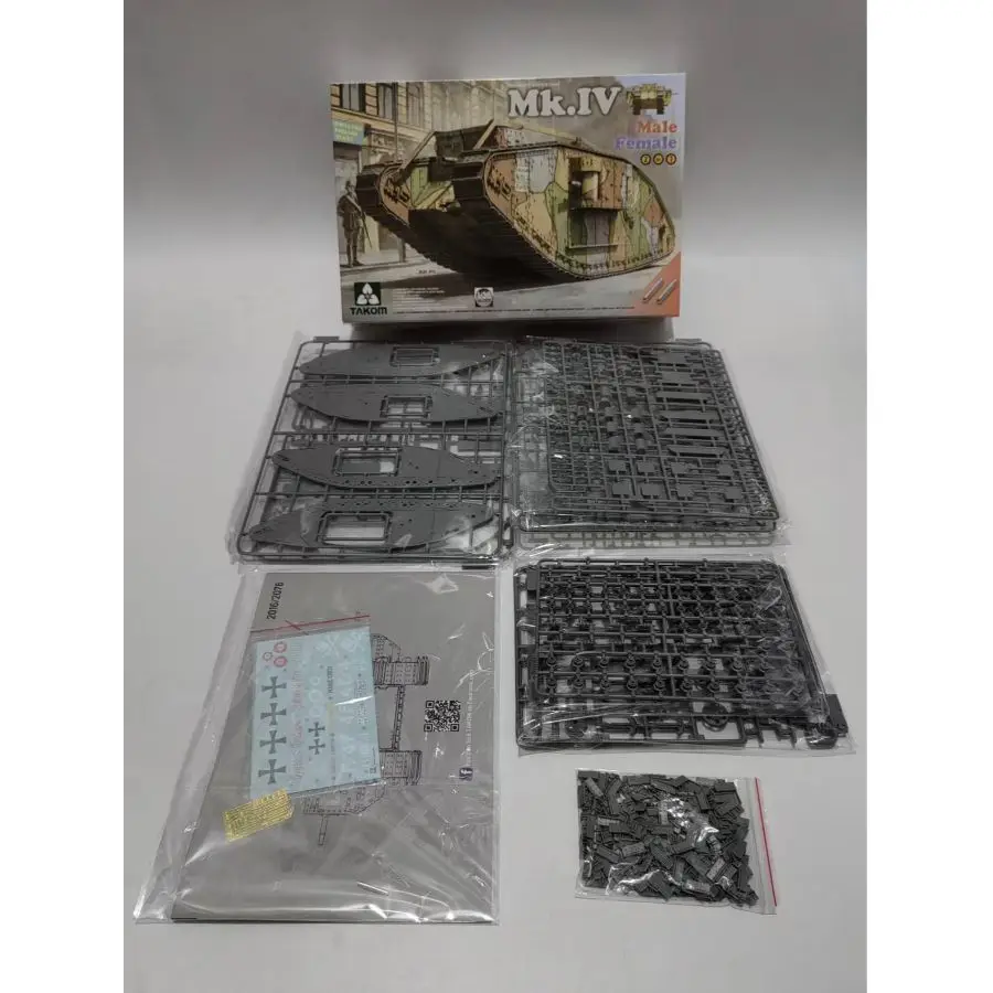 

2076 Набор для сборки пластиковой модели в масштабе 1/35 Takom: Тяжелый боевой танк Первой мировой войны Mk.IV (мужская и женская версии 2-в-1)