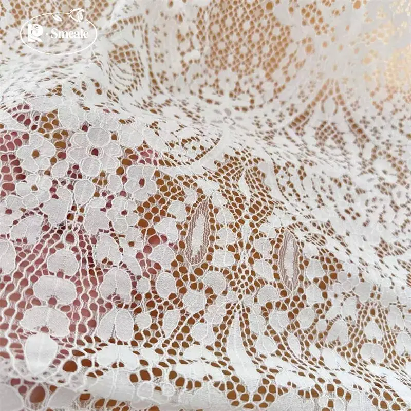 3 Meter Baumwollseil-Stickerei-Wimpernspitzenstoff. Weiße Hochzeitskleid-Blumen-Nähzubehör von hoher Qualität. – Detail 4