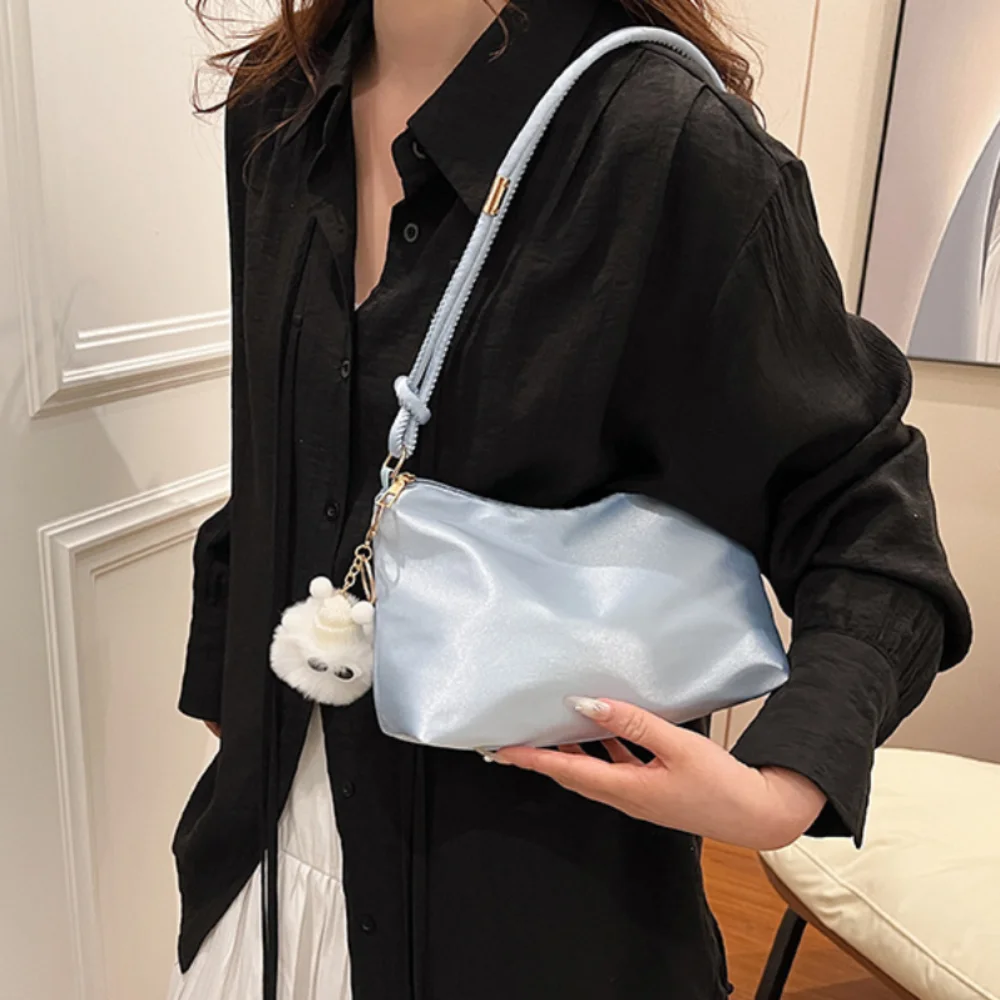 

High Quality Solid Color Fashion Elegant Shoulder Bag Smooth Cloth Satin Underarm Bag Leisure Shoulder Bag