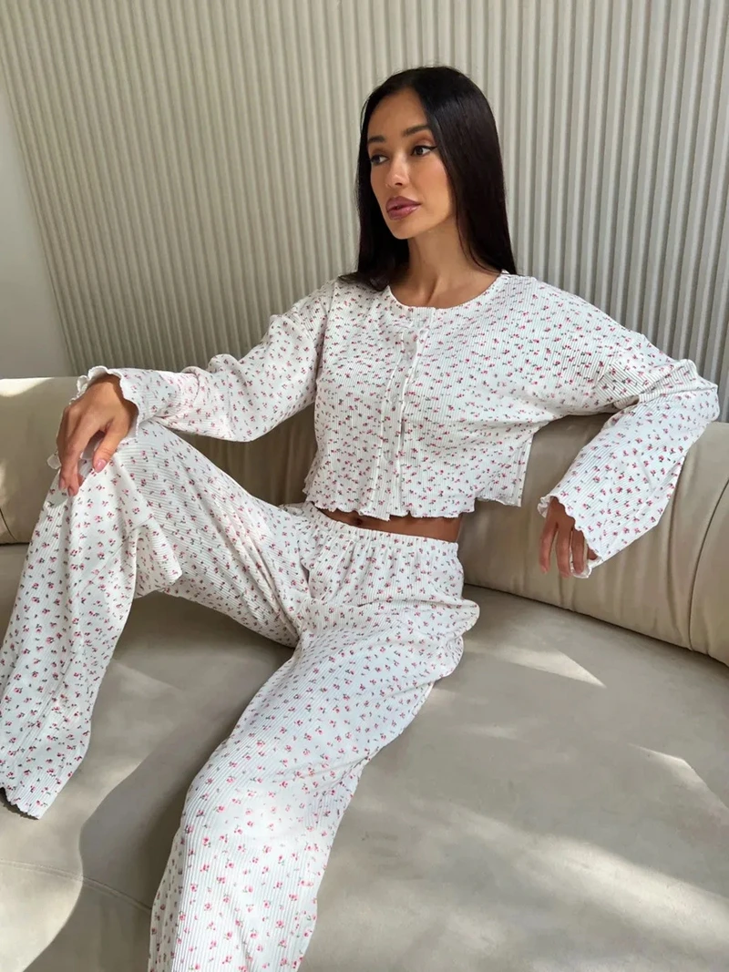 

Elegant Floral Print 2Pcs Pajama Set Long-Sleeve Round Neck Crop Top And Pants Trendy Sleepwear Loungewear Autumn Winter Fashion
