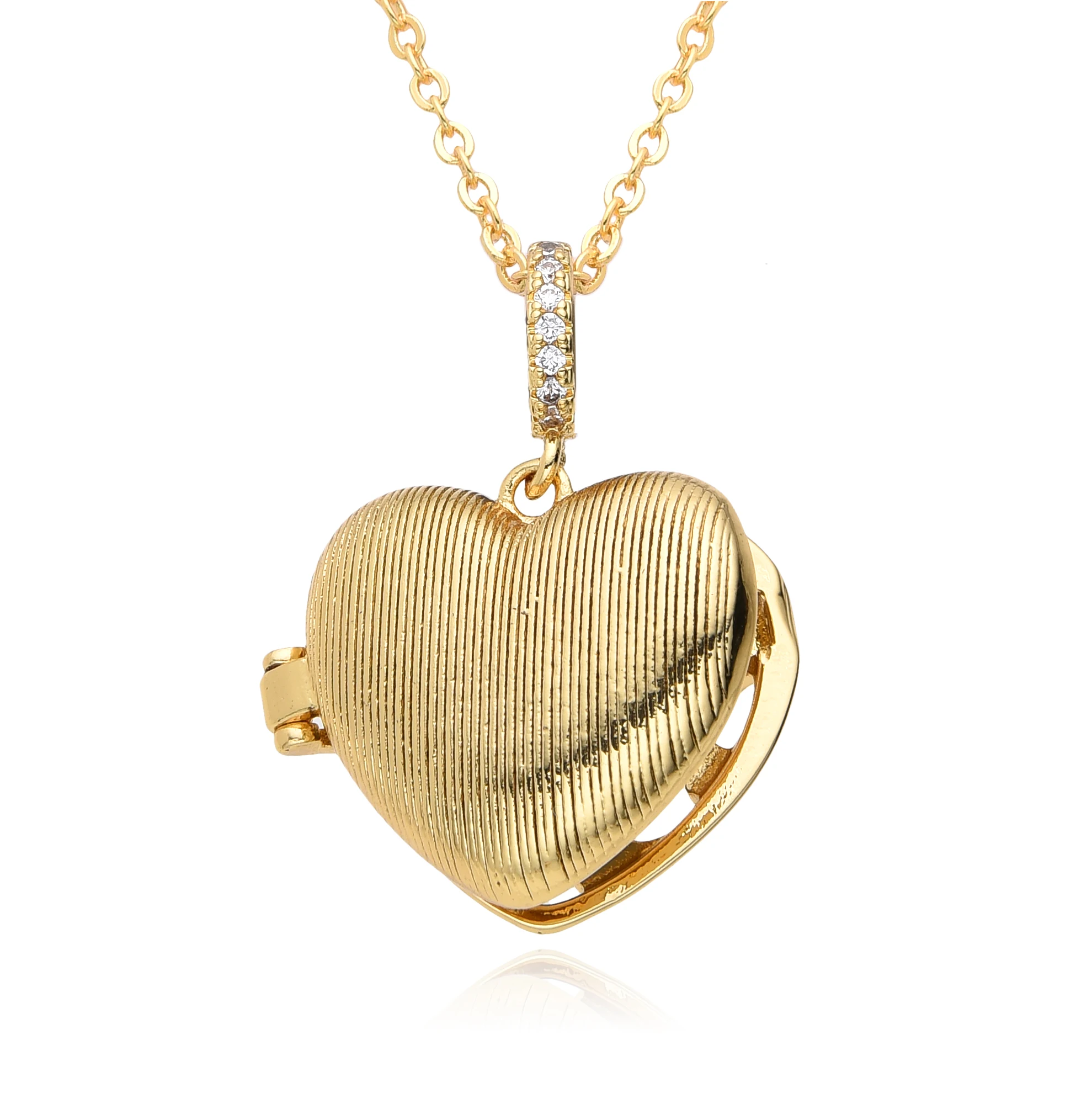 Retro Gold Color Hollow Peach Heart Charms Open Closed Photo Box Necklace for Women Moon Choker Pendant DIY Jewelry Accessories