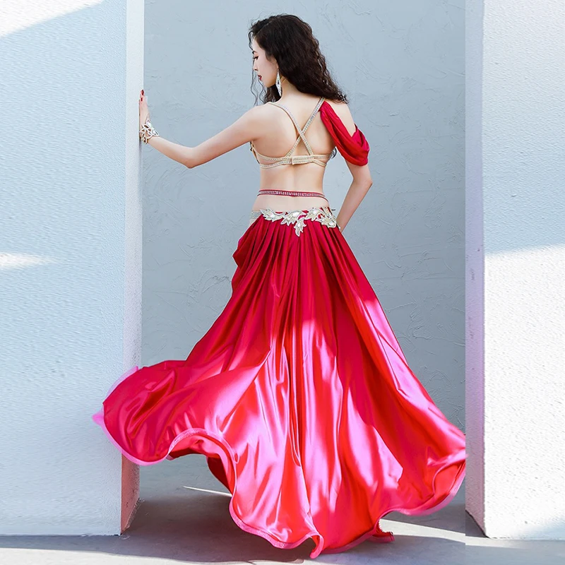 Traje de danza del vientre con tachuelas de diamante, sujetador con eslinga, falda de columpio grande dividida, conjunto de ropa de rendimiento, ropa de competición de Baile Oriental