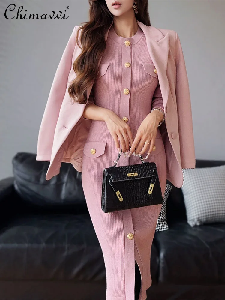 

French Elegant Commuter Round Neck Long Sleeve Gold Button Single-Breasted Slim Fit Hip-wrapped Pink Knitted Dress Women Autumn