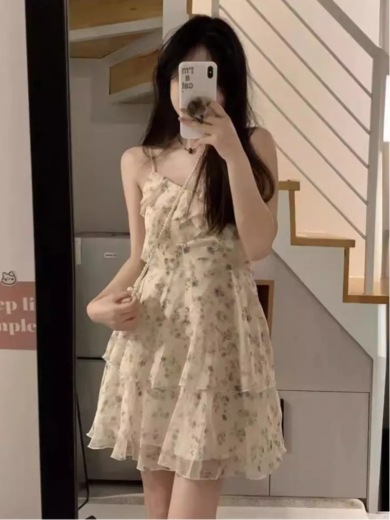 Summer gentle style floral camisole dress for women with small stature French style and Western style showing a slim and N1A9