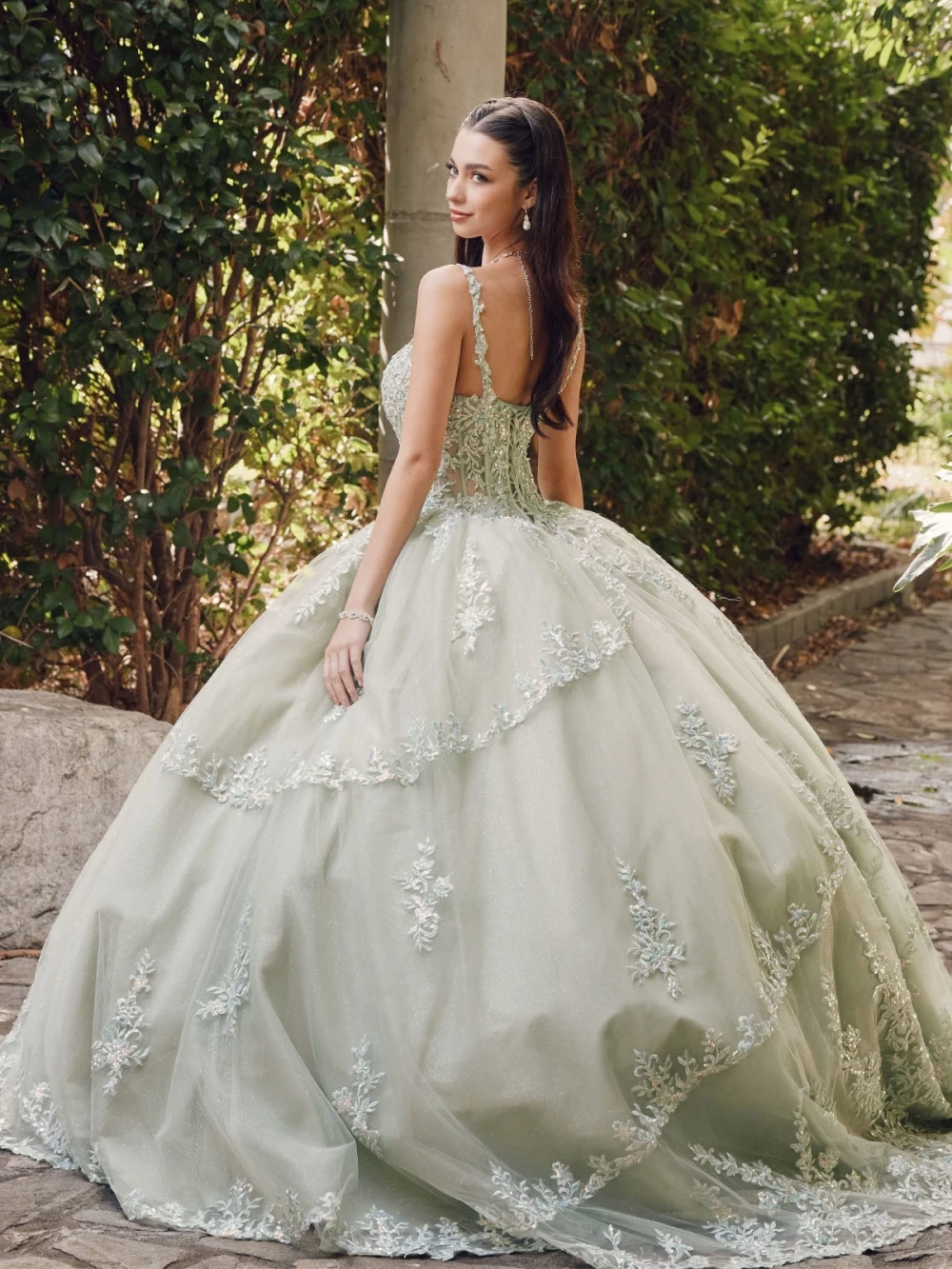 Elegante vestido de fiesta de quinceañra con tirantes finos, lentejuelas brillantes, apliques largos de lujo de princesa de cristal, dulce 16