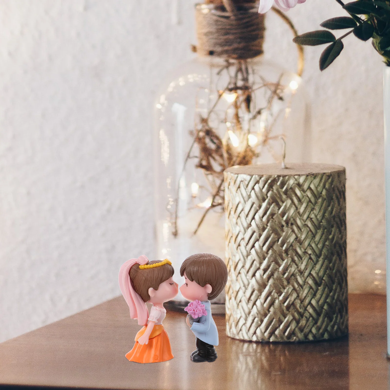 

Bride and Groom Veil Ornaments Cake Topper Figurines for Wedding Hat Decoration