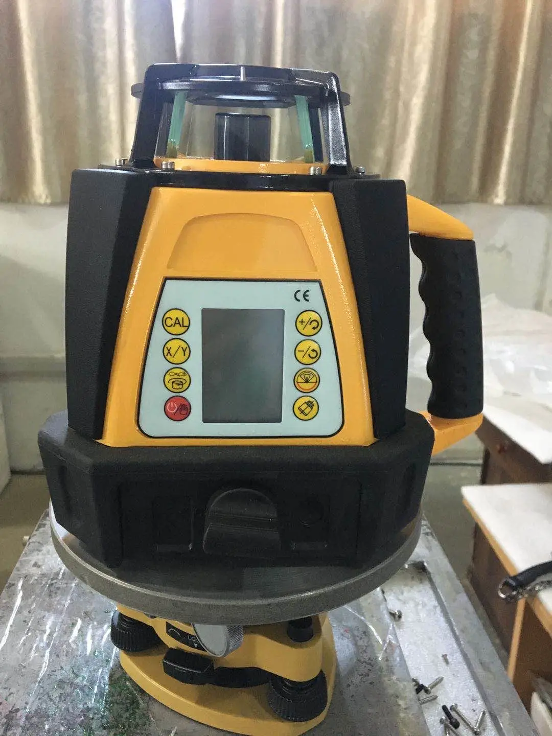เครื่องจักรกลการเกษตร สีเขียว 1000 เมตร หมุนได้ รุ่น LRE203