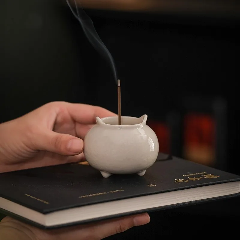 ​​​​​​​Creative Ceramic Incense Burner with Ash Tray Ideal for Indoor Use Holds Stick Incense Sandalwood Elegant Home Accessory view 4