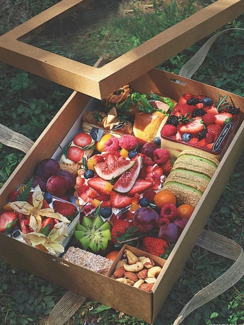 Kraft Paper Afternoon tea picnic box spring outing food tiramisu box bento packing box Christmas Gift Boxes Window Display Box