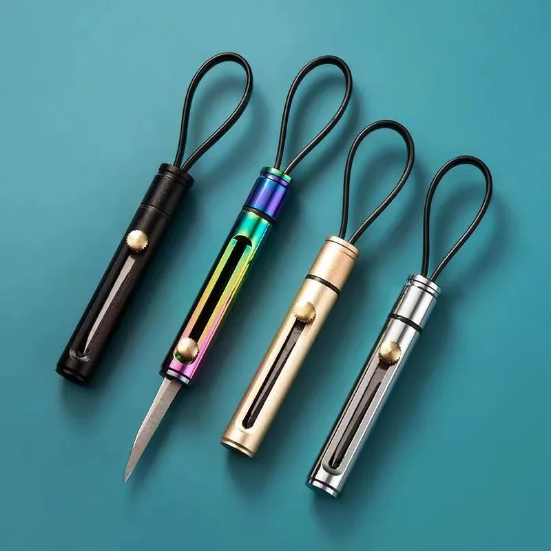 Portachiavi con coltello portatile in acciaio inossidabile da esterno appeso Mini coltello telescopico per autodifesa per auto regalo multifunzionale per utensili da taglio