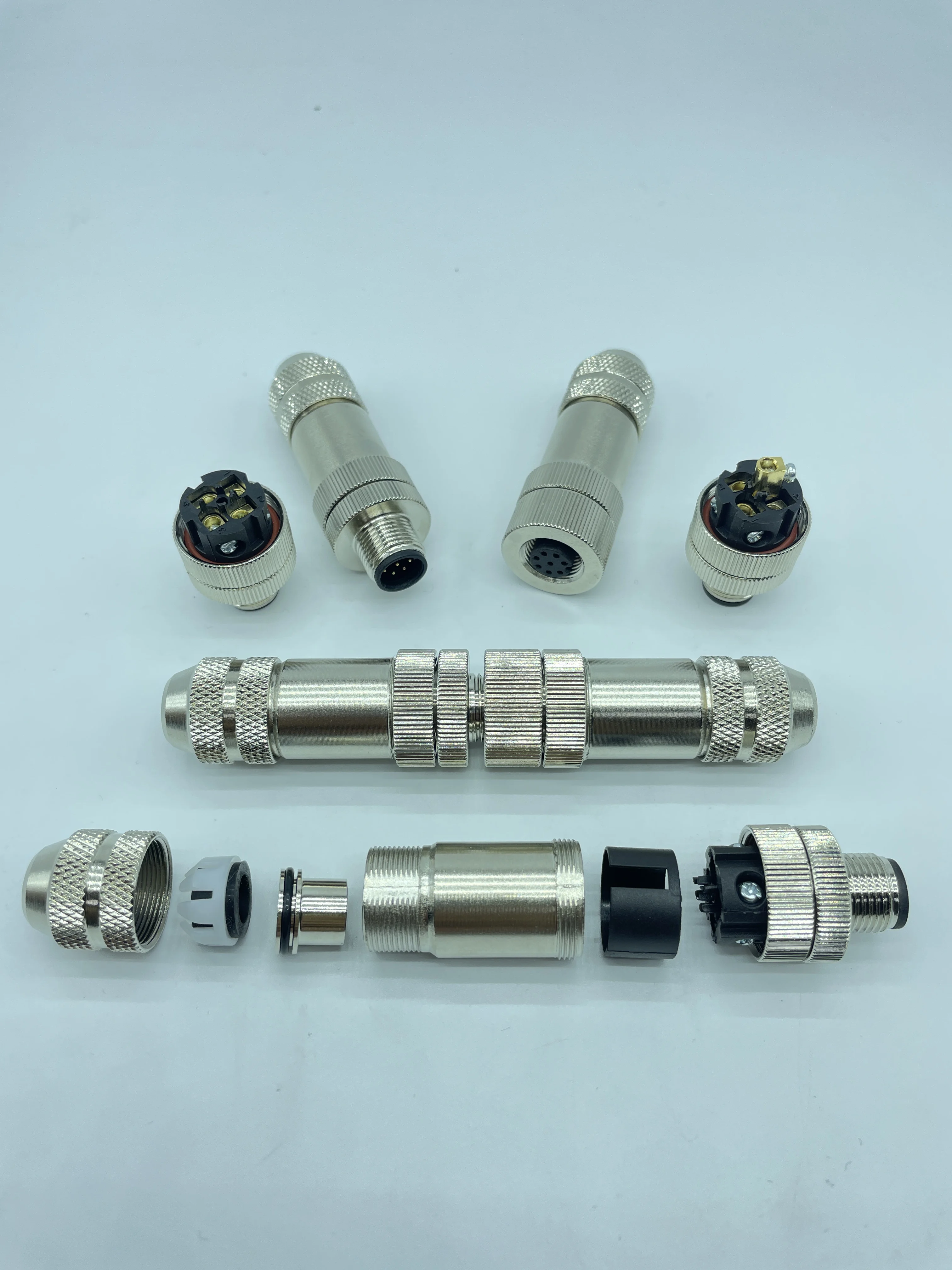 Field assembled waterproof female connector with M12 core shielded metal plug and 5-core crimping head