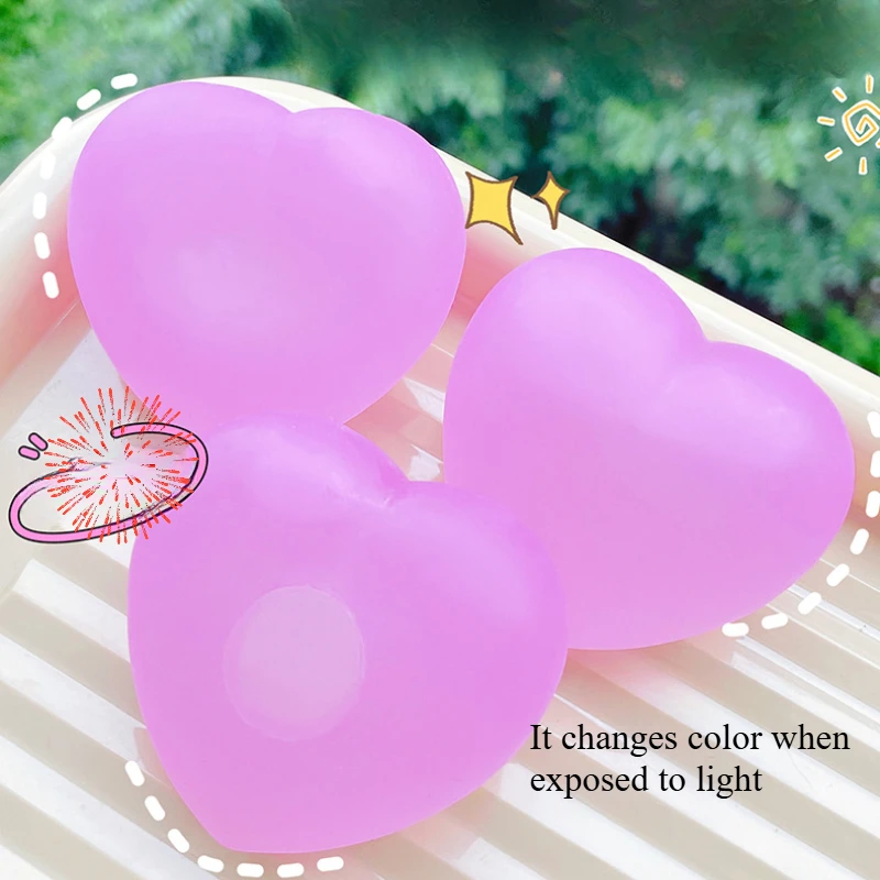 光にさらされると色が変わるハートスクイーズおもちゃ マルトースストレスリリーフ スローリバウンド フィジェットトイ もち抗ストレスおもちゃ