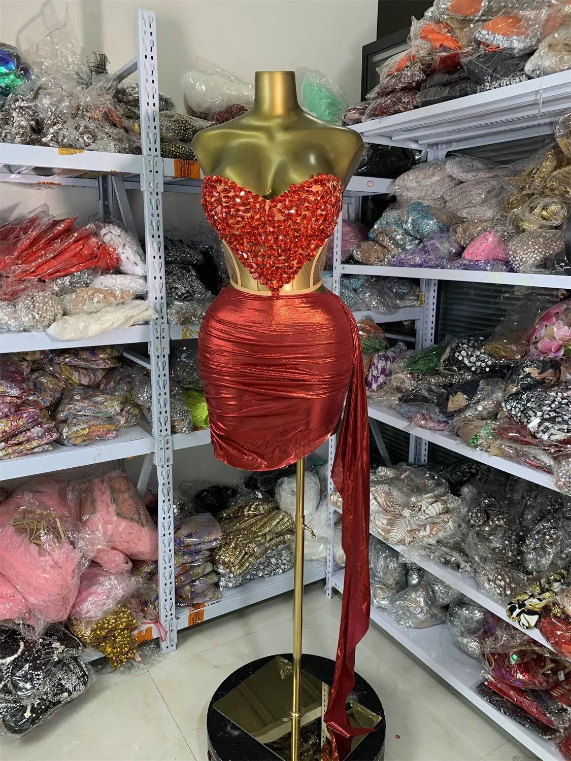 

Вечернее платье женское сексуальное красное без бретелек топ в форме сердца с кристаллами и мини-бронзовая юбка комплекты из двух предметов Showgirls ночное белье