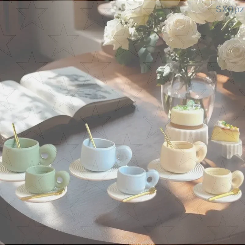 

Three Pieces Simulation Water Cup Toy for Dollhouse Decoration, Miniature Alloy Drink.