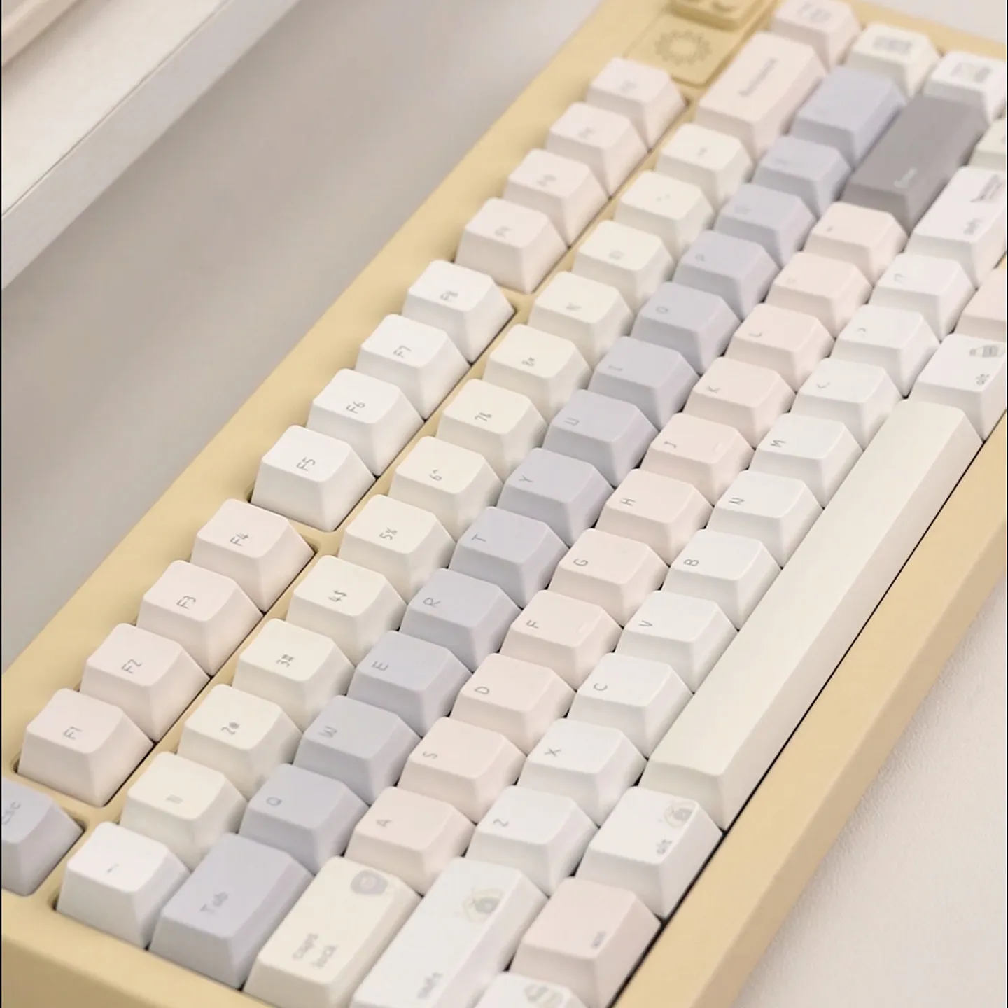 URE Ono Konbini Theme Keycaps Cute Cartoon Cherry Profile Dye Sub PBT Keycaps For MX Mechanical Keyboard Mad60/M6lite/Rakka