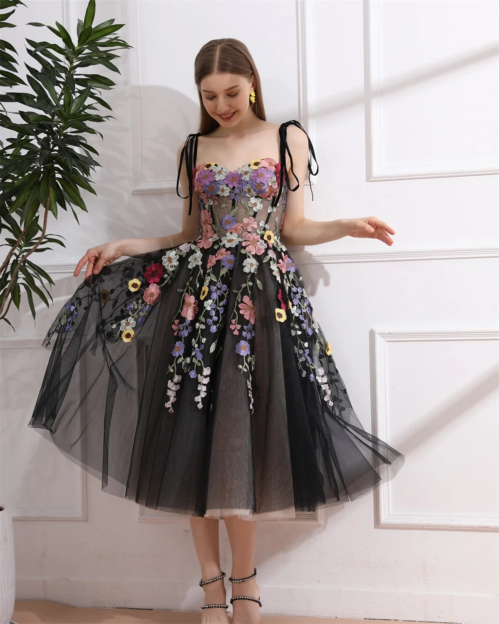 Cathy Princess Black Tulle Wedding Dresses Spaghetti Strap Flowers Appliques فساتين سهرة Elegant Knee-length vestidos de fiesta