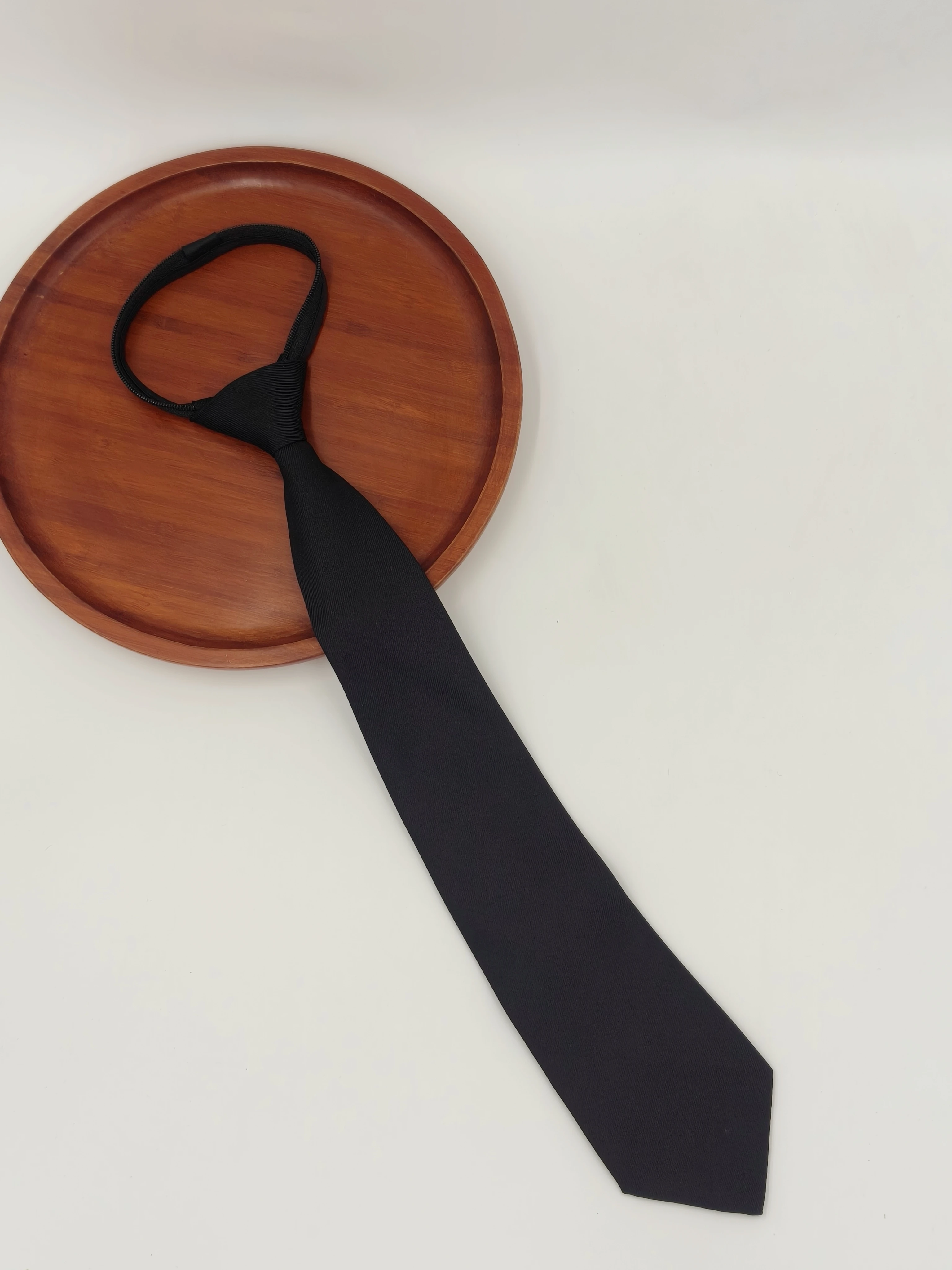 Professional Black Zipper Tie, No Need to Tie, Easy to Pull On, Versatile Workplace and Commuting Accessory for Suits