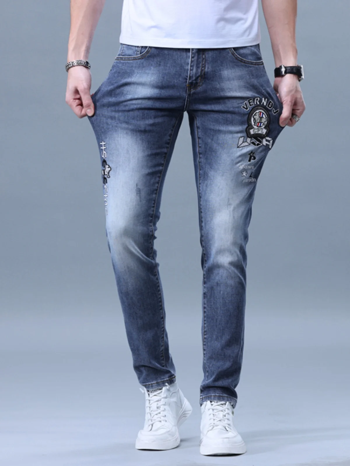

Элитные мужские джинсы с вышивкой, повседневные, роскошные, зауженного кроя, длинные брюки, модные, универсальные, удобные, из хлопкового стрейч-денима
