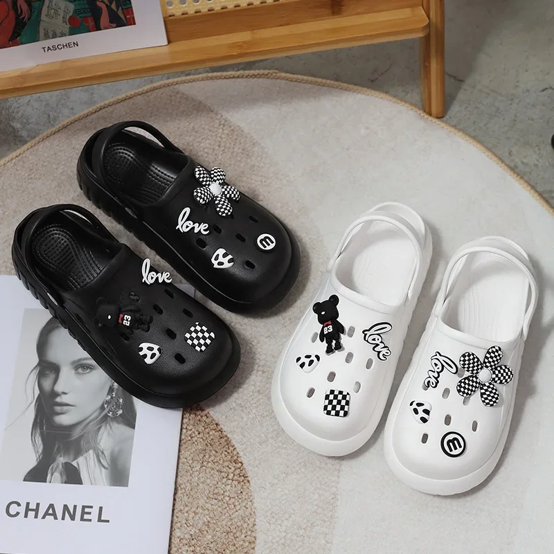 Women Cartoon Clogs 2024 New Arrival Fashion DIY Sandals Simple Comfortable Slippers Stylish Outdoor Beach Slides