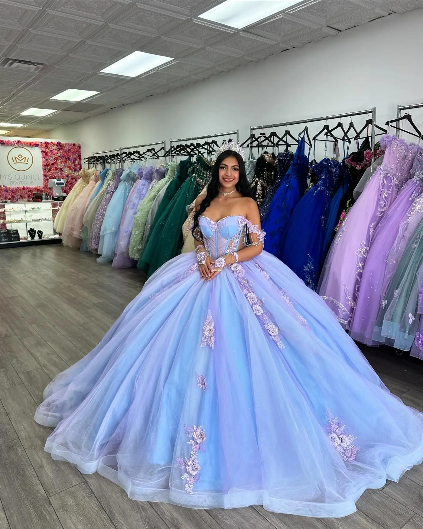 

Lilac Off the Shoulder Corset Quinceanera Dresses for Sweety 16 18 Tulle 3D Flowers Ball Gown Appliques Prom Dresses