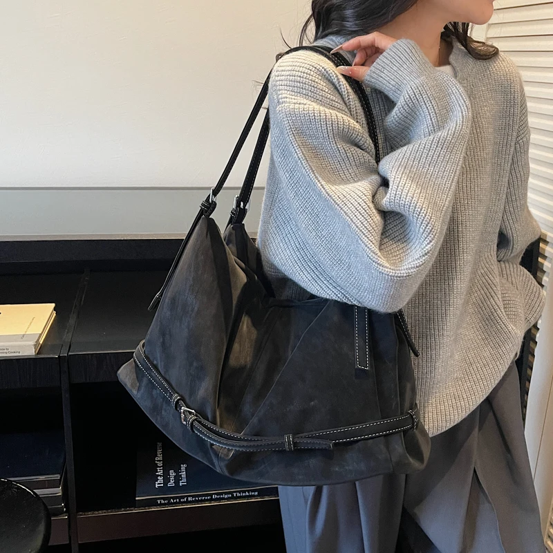 Tas Retro Baru 2025 Tas Bahu Kapasitas Besar Coklat Tas Selempang Tas Tote Tas Wanita Komuter Harian Santai