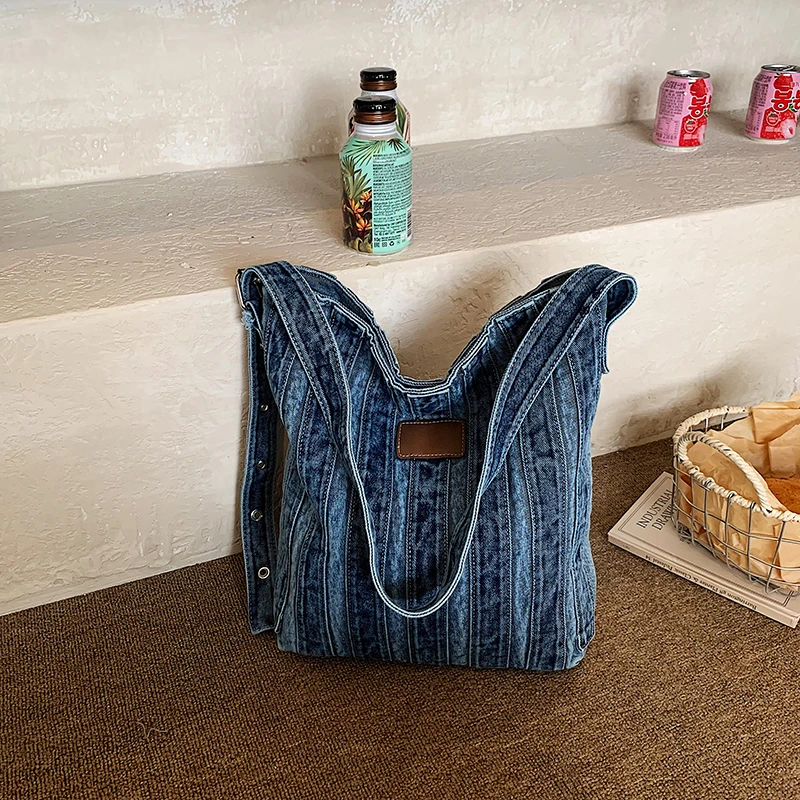 Retro Vertical Stripe Frayed Denim Shoulder Bag Washed Distressed Large Capacity Bag Casual School Travel Crossbody Bag