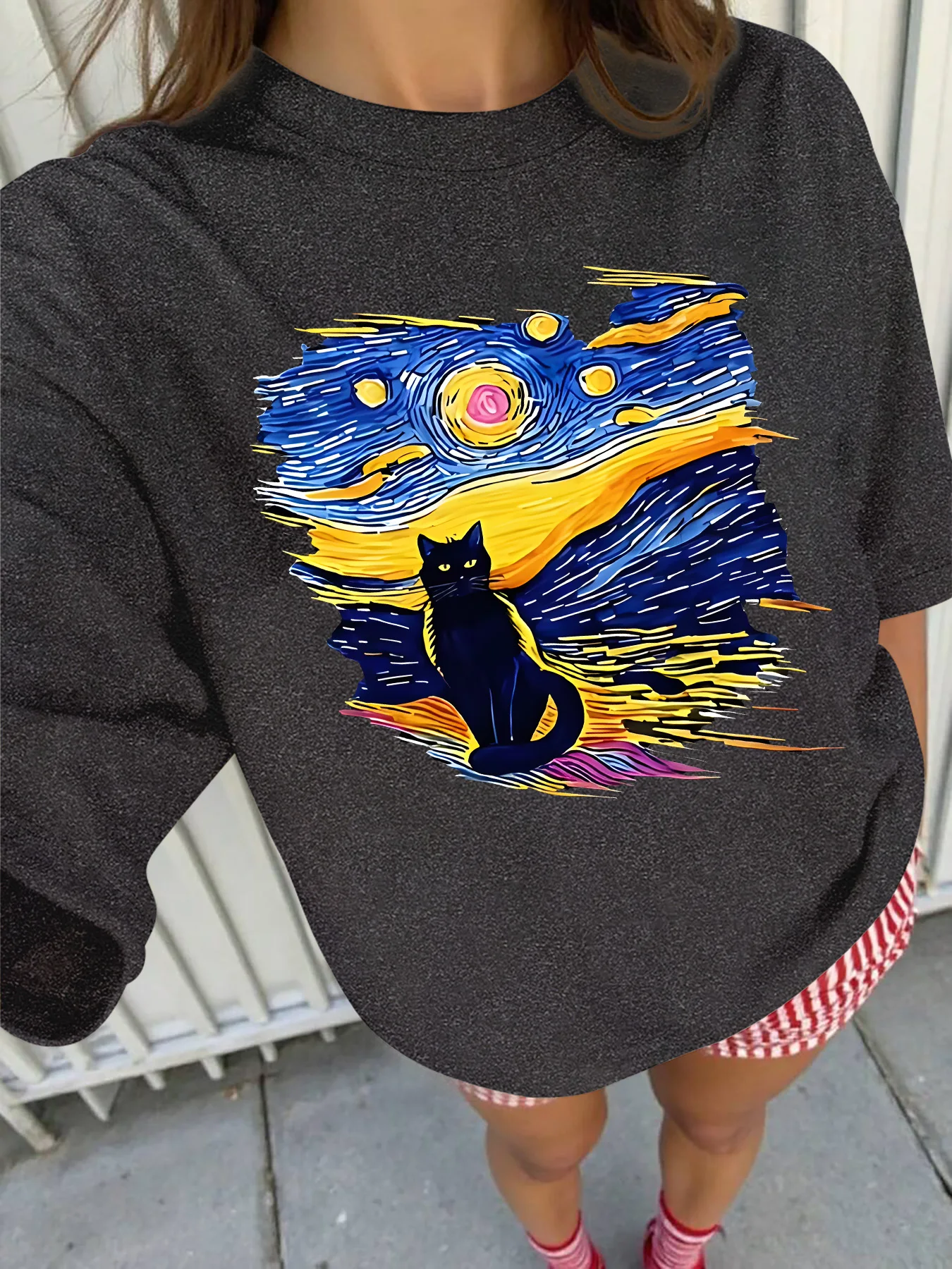 プラスサイズのカジュアルアートをテーマにしたTシャツ、半袖、ユニークなプリント