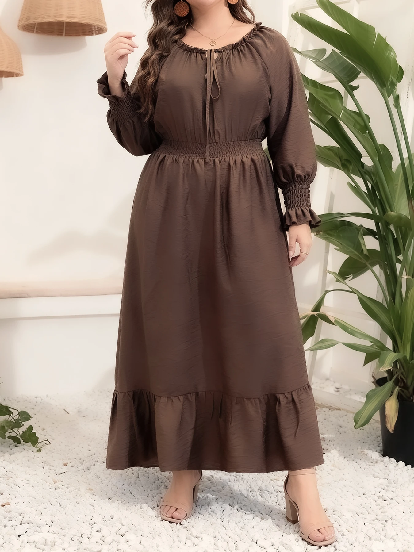 Plus Size Damen Khaki Braun Square Neck Kordelzug Taille Kleid Langarm Rüschen Lose Schlankheits Maxikleid