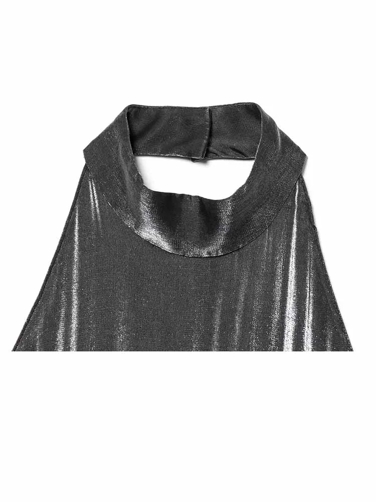 Damski letni kombinezon z dekoltem typu halter, plisowanymi detalami, odkrytymi plecami, bez rękawów, zapinany na zamek, z bufiastymi nogawkami, casualowy.