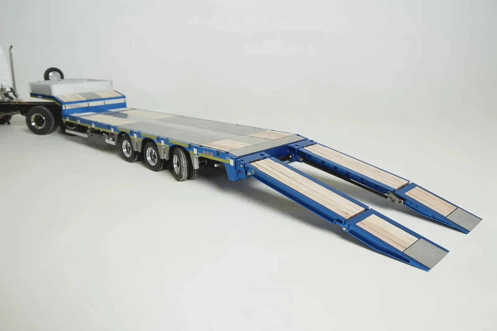 

Nooxion Fury Bear Nooteboom Trailer 3 Axle 1:14 Low Loader For Tamiya Lesu For Scania Man Actros Volvo Car Parts Rc Truck