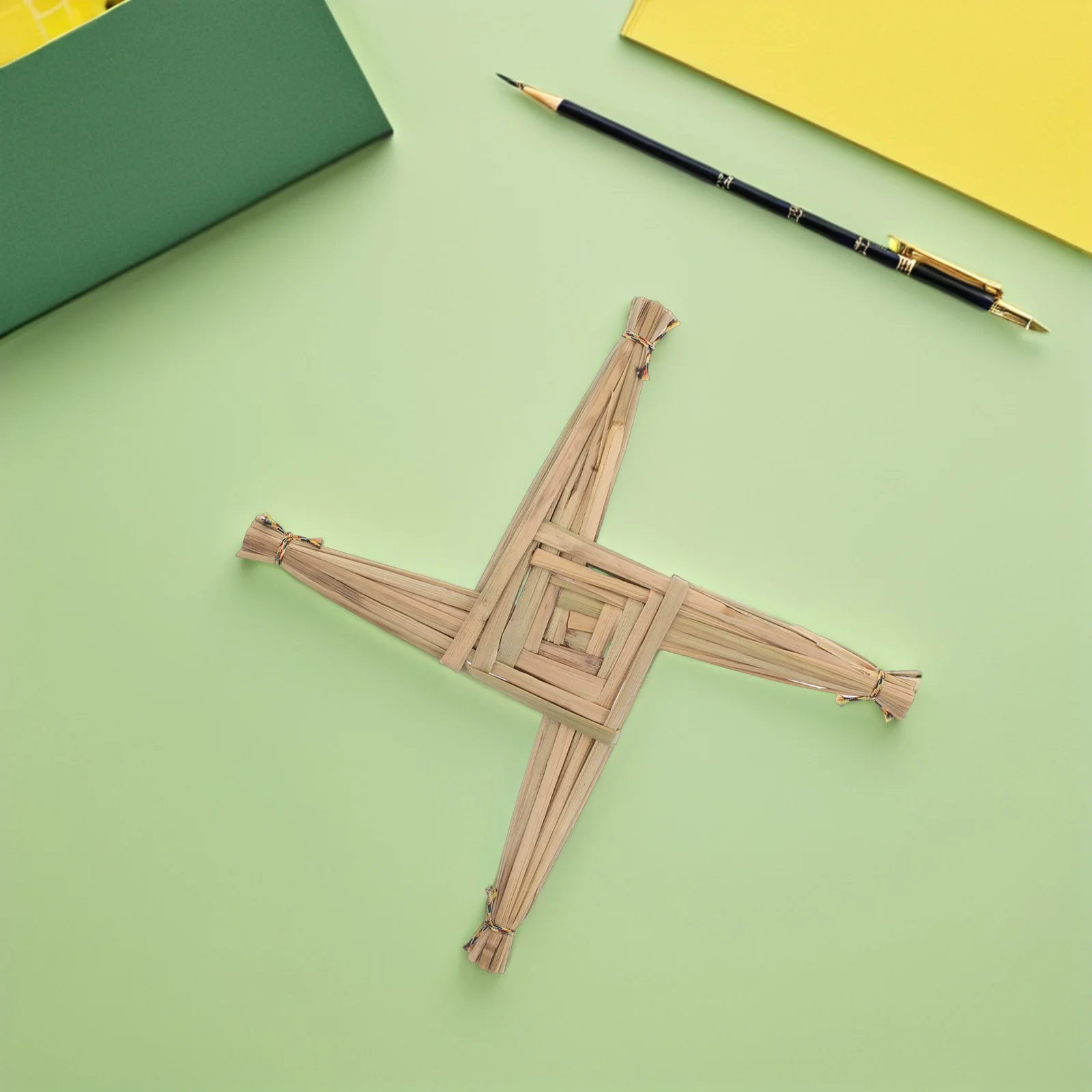 

Handwoven Straw Cross Traditional Irish Cultural Symbol Rustic Farmhouse Wall Hanging Decor For Home Blessing Ireland