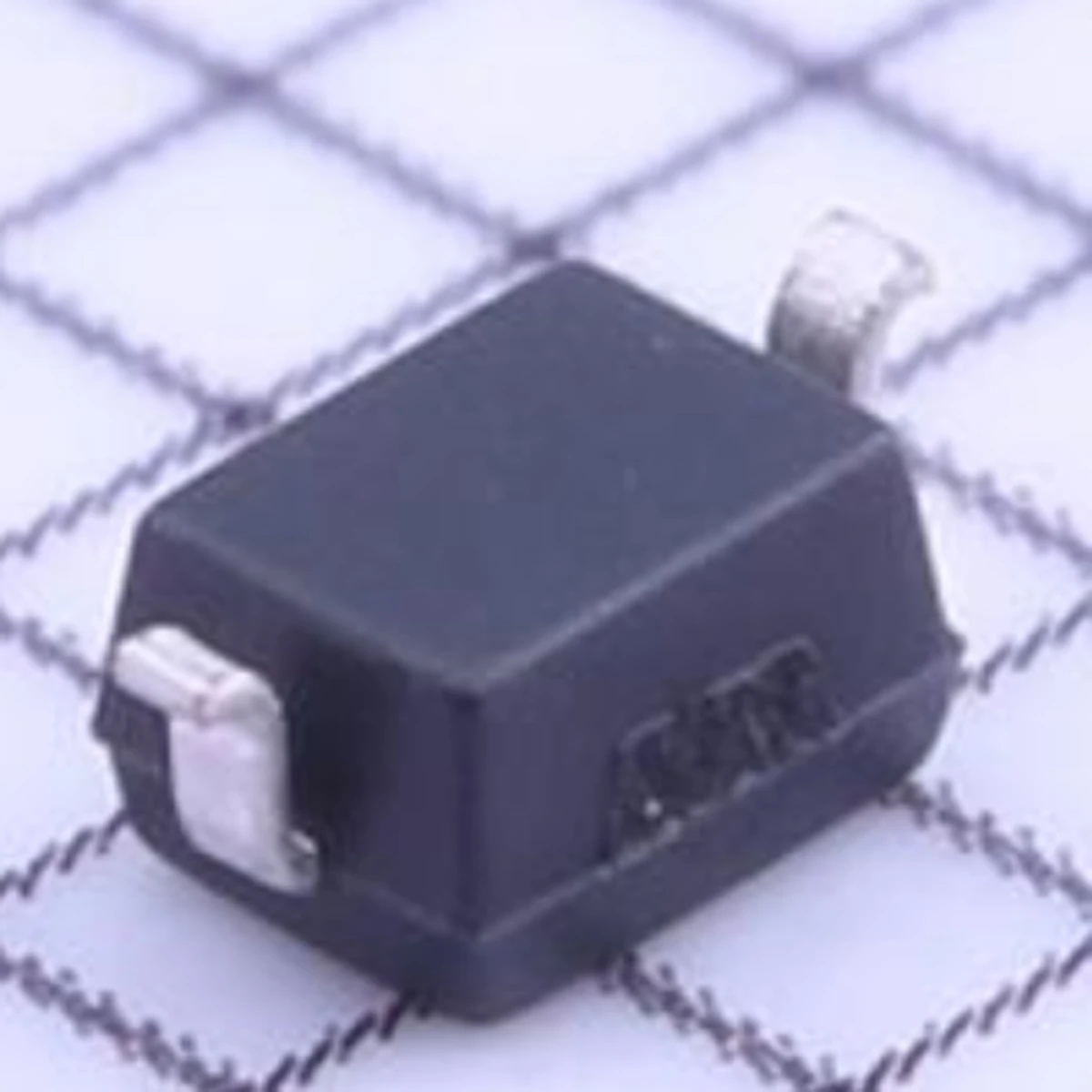 أصل 10-، حزمة تثبيت على سطح صغير ، جهاز تحديد الصمام الثنائي ، رمز الوسم: G1 ، V ، من من من نوع zw ، ± ، 20mA ، 28Ω ، SOD-،