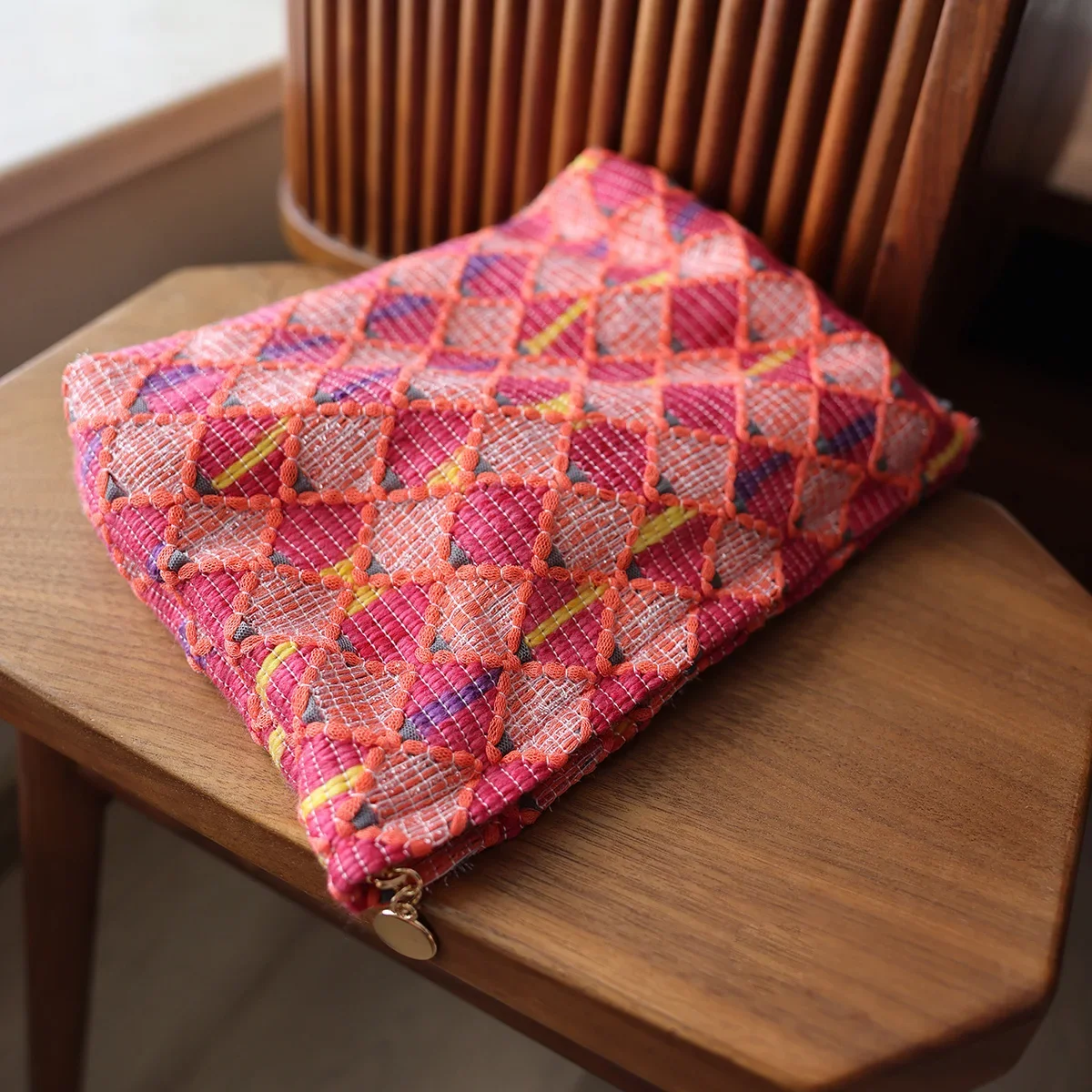 

Red grid fashionable large-capacity zipper cosmetic bag birthday gift New Year gift female bag travel toilet bag Cosmetic bag