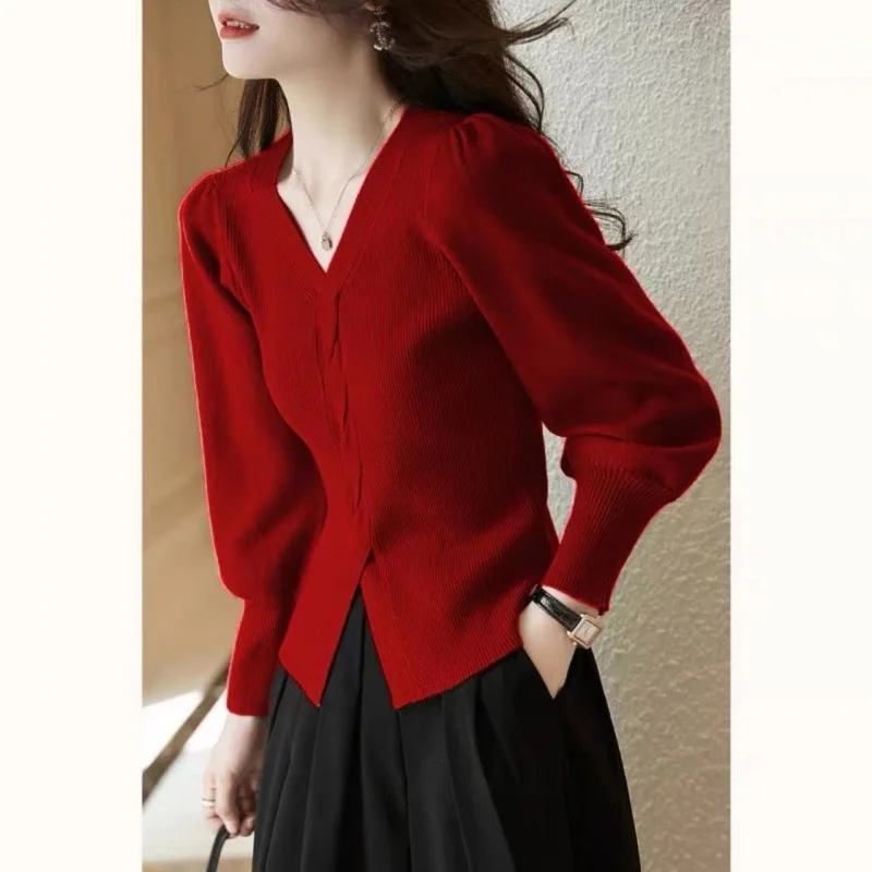 Red Ladies Sweaters V-neck Knitted Top for Women Pullover Trend 2023 Korean Luxury New Knitwear Collection Jumper Y2k Vintage In