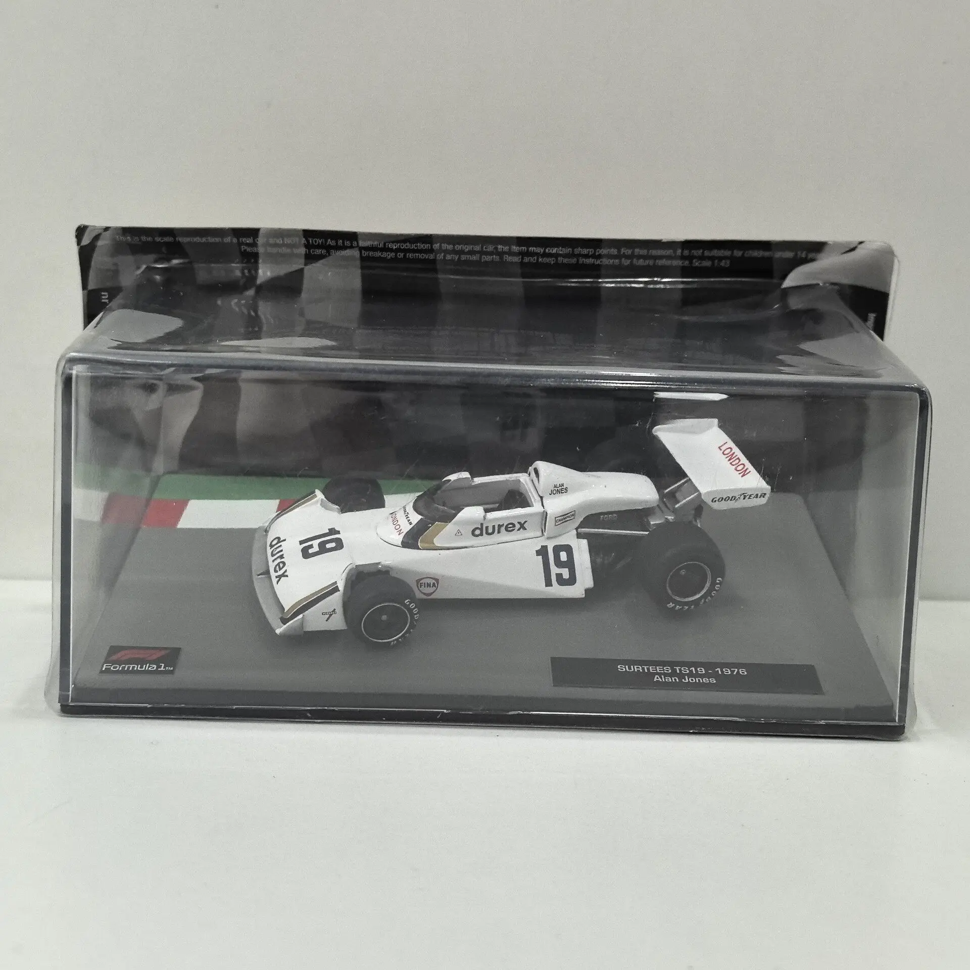 

Diecast IXO 1/43 Scale SURTEES TS19 1976 F1 R3 Alloy Car Model