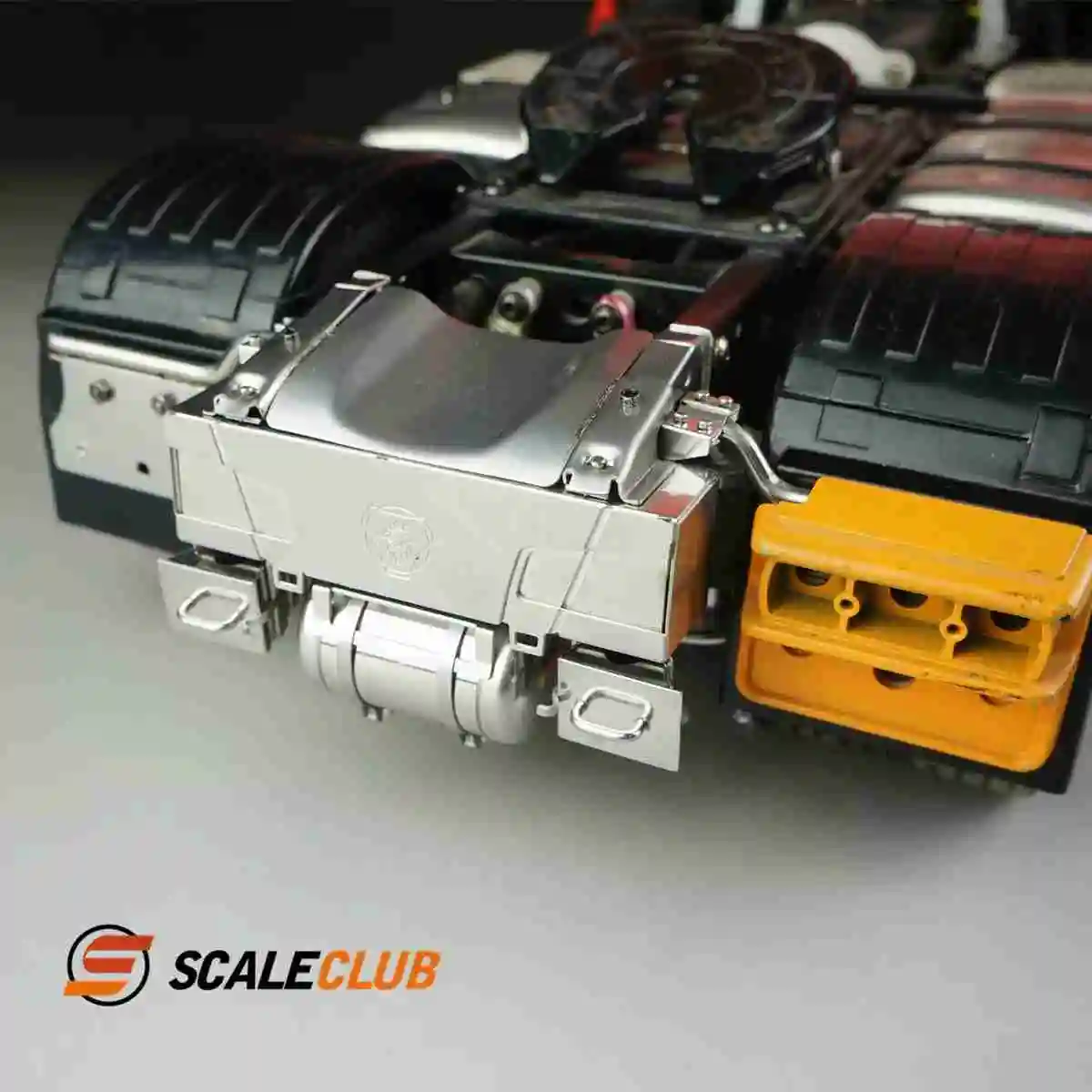 Scaleclub Parti decorative antiscivolo per serbatoio carburante posteriore con fascio di coda posteriore in metallo HWL-SC-1 adatte per camion di trazione Tamiya 1/14 RC
