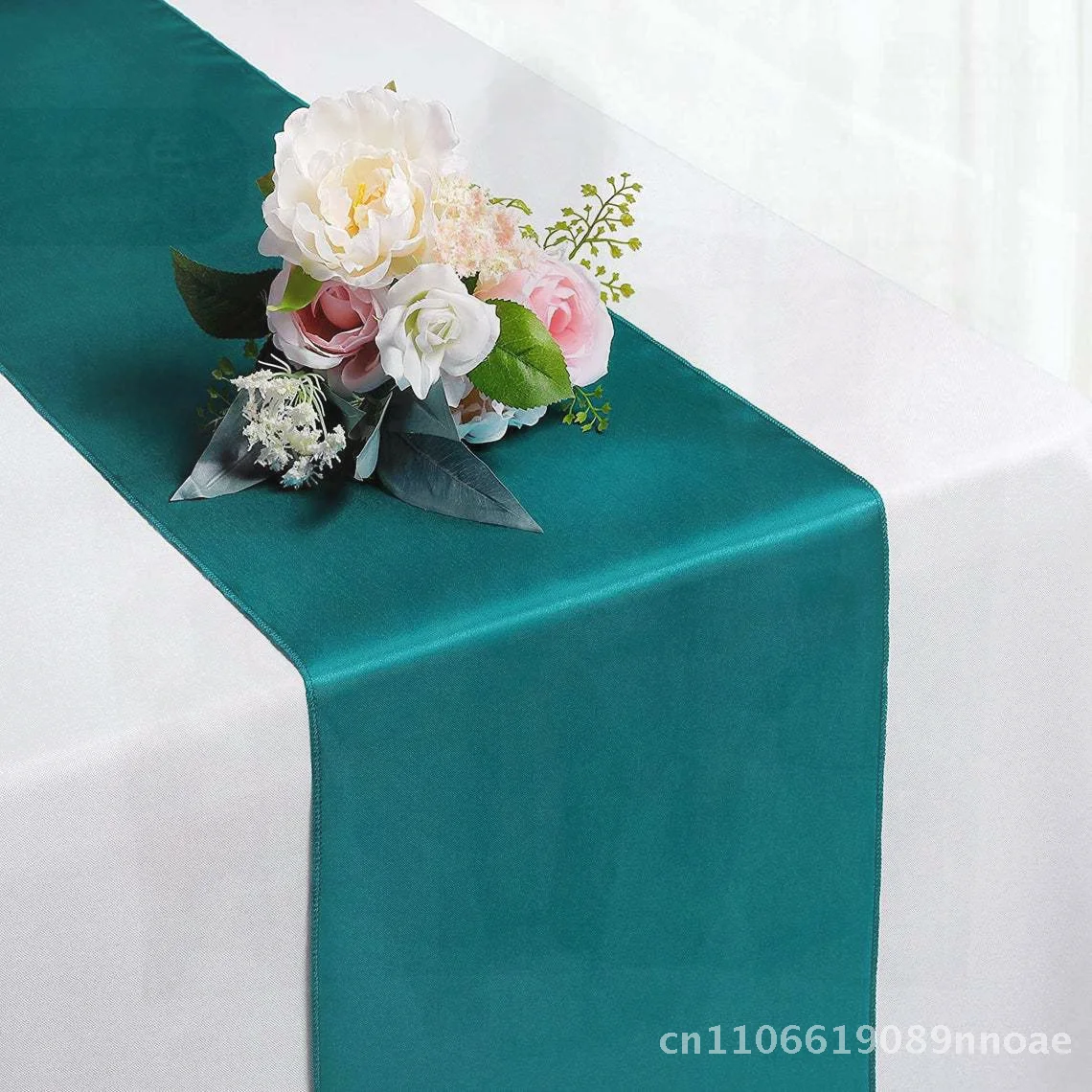 

Decorative Satin Table Runner Modern Minimalist Solid Color Polyester Fiber for Hotel Wedding Chair Or Dining Table 31x275cm
