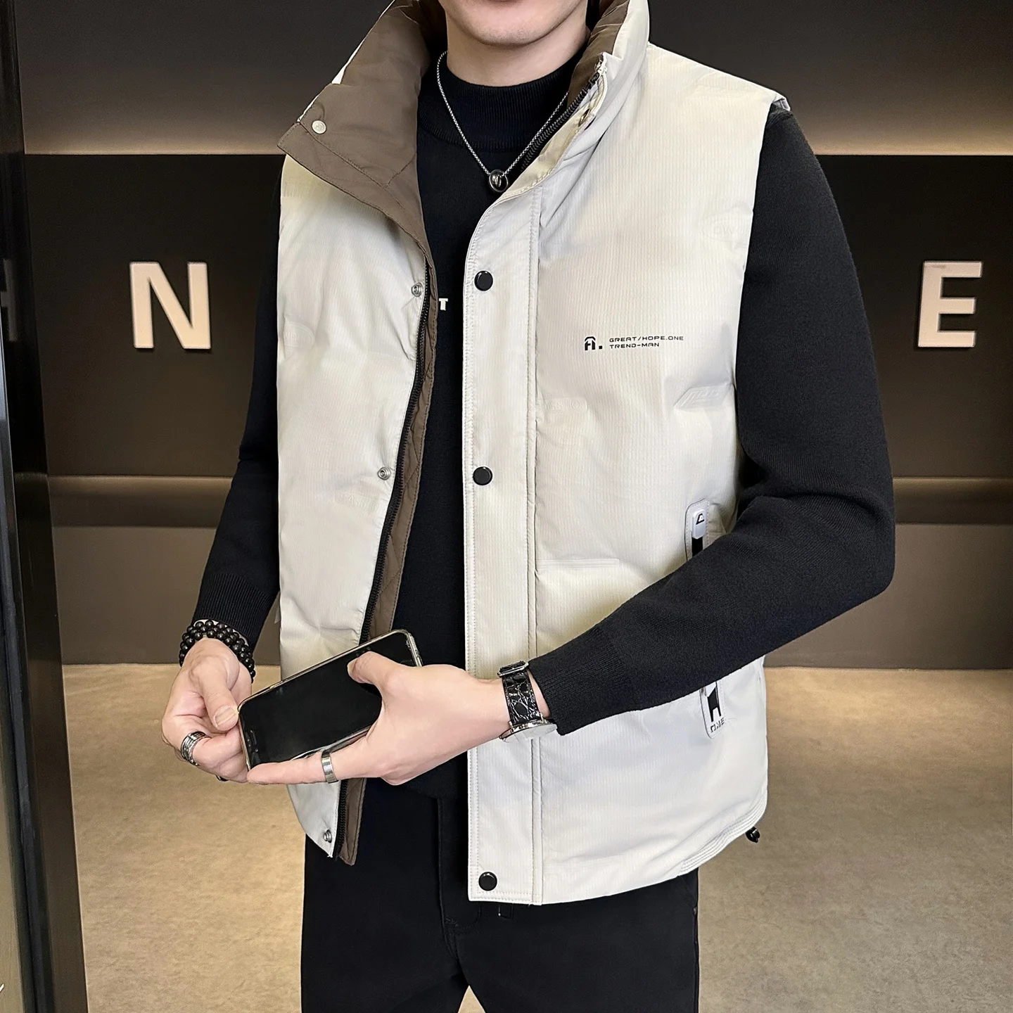 

Зимний мужской пуховый жилет 2025: модный, повседневный, легкий, теплый, из полиэфирного волокна, с наполнителем из пуха, для молодежи