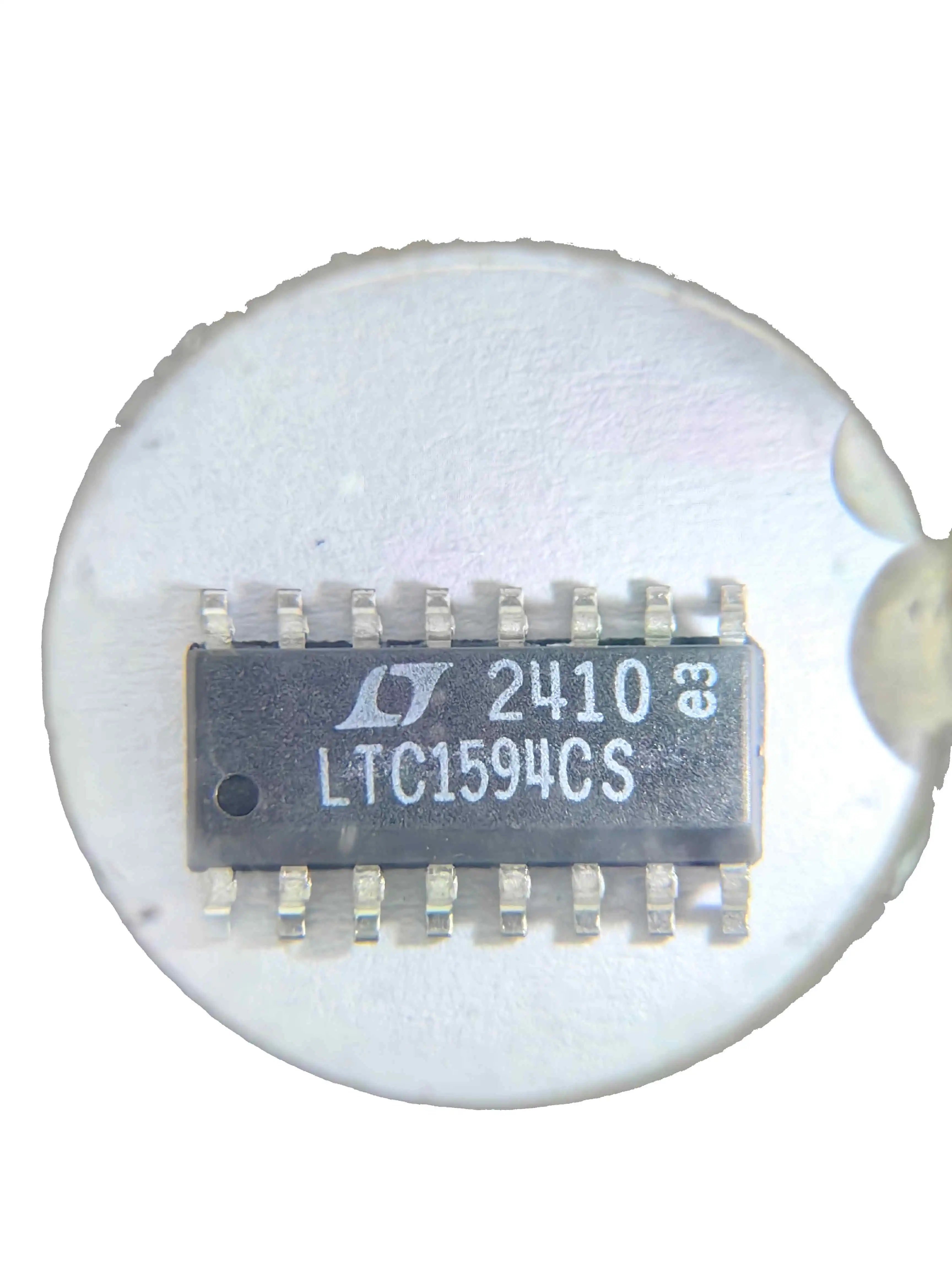 LTC1594 LTC1594LCS LTC1594LIS - 4 و8 قنوات، 3V Micropower أخذ العينات 12 بت محولات I/O A/D التسلسلية