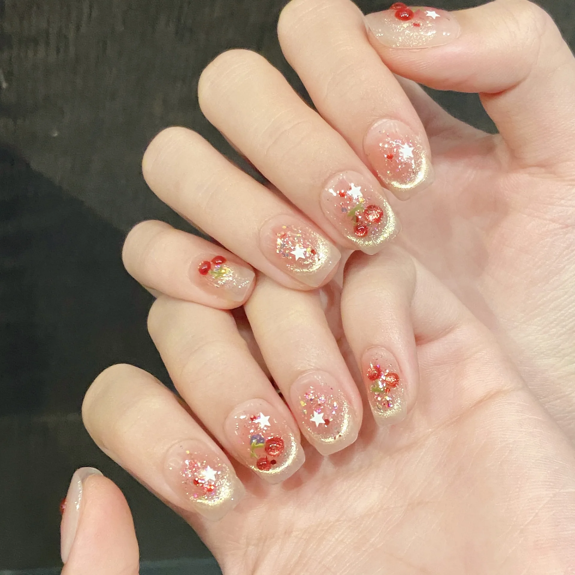 10 stks Zoete Kers Druk Op Nagels Voor Vrouwen Meisjes Glanzende Glimlach Cat's Eye Y2k Ster Handgemaakte Nep Nagels Zachte Blush Valse Nagel